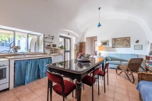 Fridge, oven, stovetop, coffee/tea maker - Smart working in Maremma The Stable (Farnese)