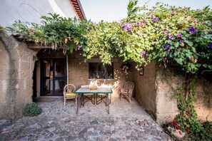 Terrace/patio - The Borgo Renaissance Stable (Farnese)