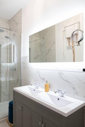 Apartment, Multiple Beds | Bathroom | Shower, hair dryer, towels, soap - Beachfront Escape & Wow Sea Views, Luxury Retreat (Herne Bay)