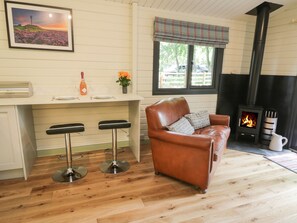 Cottage | Interior - Lake View Lodge (Scarborough)