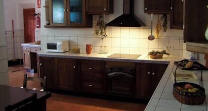 Elegant Manor House near Alcalá del Jucar with Piano!