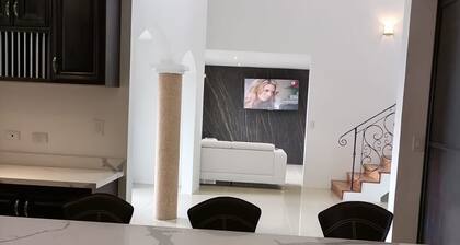 Luxury Villa, 20 minutes from SJO airport , Gated community