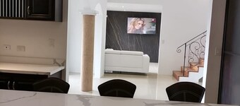Luxury Villa, 20 minutes from SJO airport , Gated community