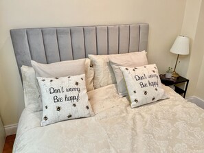 Luxury Apartment, Ensuite, City View | Room amenity