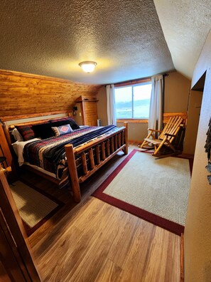 5 bedrooms, free WiFi, bed sheets