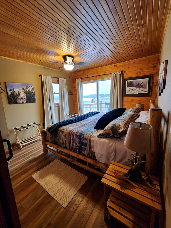 5 bedrooms, free WiFi, bed sheets