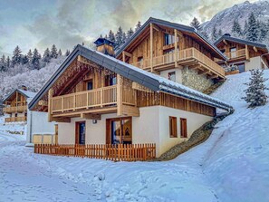 Exterior - Chalet, view mountain, terrace, balcony, tv, ski locker, 76m², Valmorel (Les Avanchers-Valmorel)