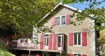 Nature break in the Ossau Valley - Quiet apartment with private park