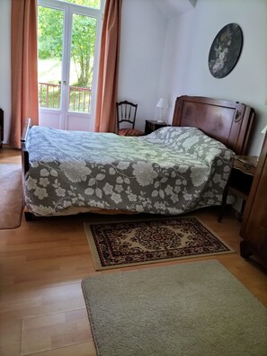 2 habitaciones, tabla de planchar con plancha y wifi gratis 