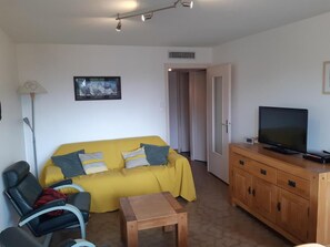 Living area - 50m from ski slopes, 4th floor, view mountain, terrace, balcony, ski locker, 50m², Les 2 Alpes (Les Deux Alpes)