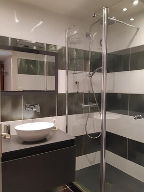 Bathroom - 50m from ski slopes, 4th floor, view mountain, terrace, balcony, ski locker, 50m², Les 2 Alpes (Les Deux Alpes)
