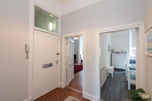 2 habitaciones, tabla de planchar con plancha y wifi gratis