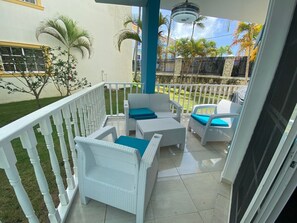Terrace/patio - Palm Suites- 1 bedroom apartment short walk to beach (Punta Cana)