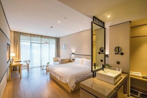 Cribs/infant beds