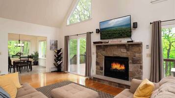 TV, fireplace, offices