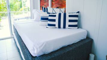 4 bedrooms, desk, free WiFi