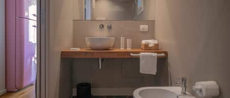 Shower, eco-friendly toiletries, bidet, soap