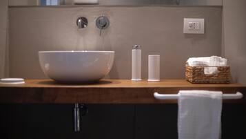 Douche, articles de toilette écologiques, bidet