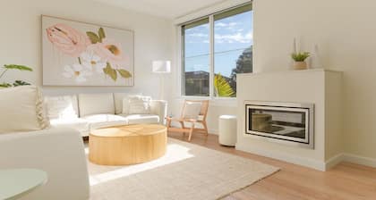 Idyllic 4-Bed Home With Alfresco Area Near Beach
