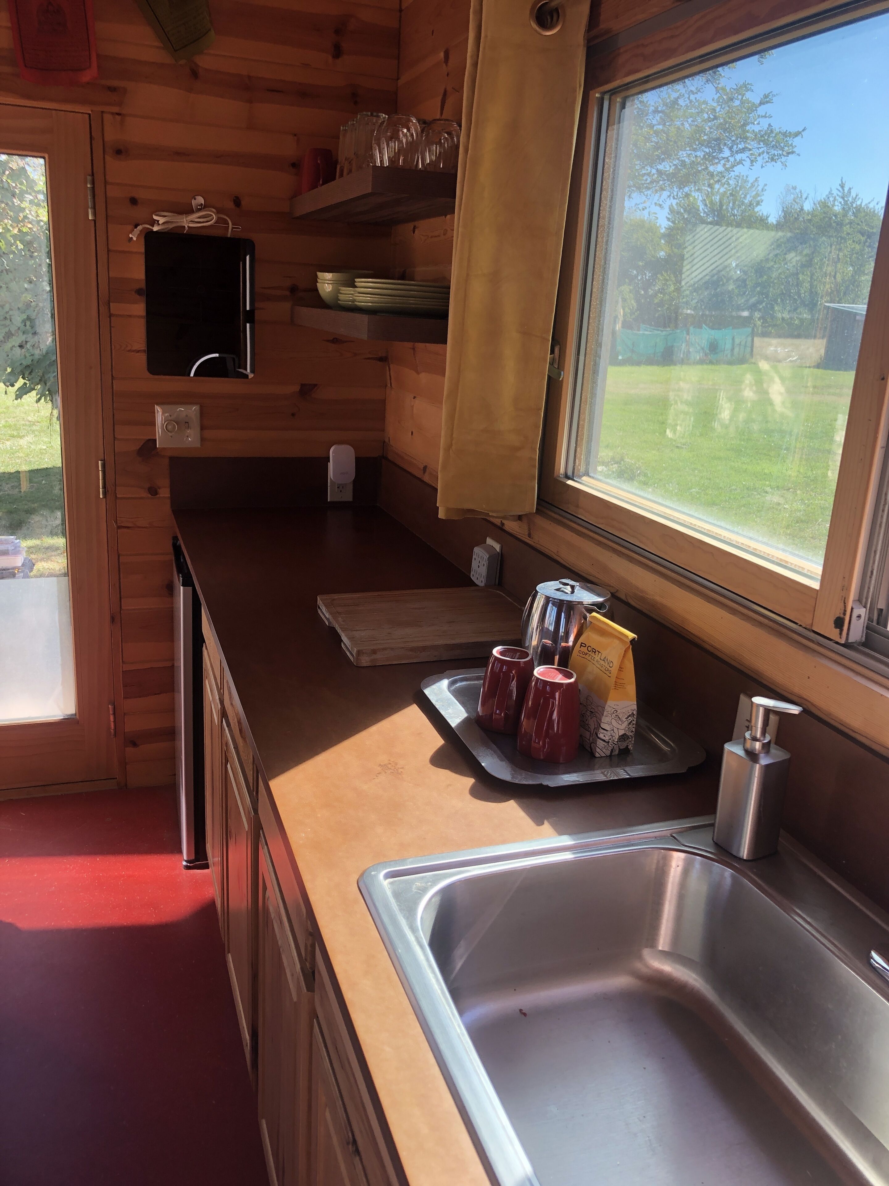 Fridge, microwave, coffee/tea maker, electric kettle