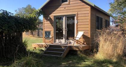 Scenic Maupin Tiny House - 12 miles from Deschutes River