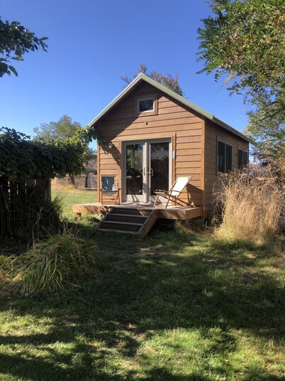 Scenic Maupin Tiny House - 12 miles from Deschutes River