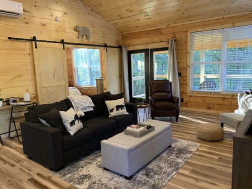 NEW! COZY 4 Guest Cabin in Damascus! NO PET FEE!