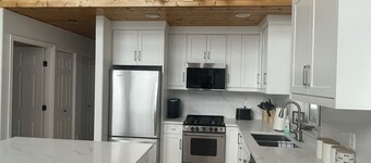 Lakefront on Shuswap- perfect for families