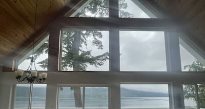 Lakefront on Shuswap- perfect for families