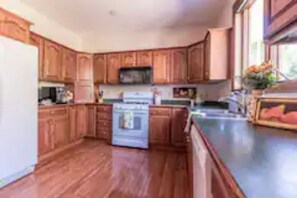 4 habitaciones, tabla de planchar con plancha y wifi gratis 