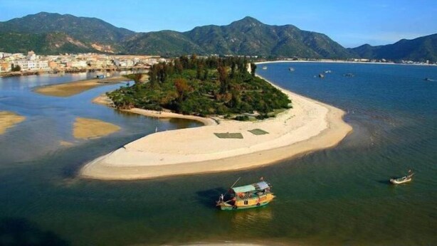 ชายหาด
