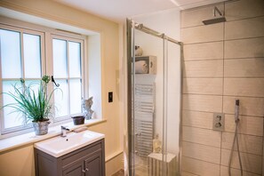 Casa | 5 camere, ferro/asse da stiro, Wi-Fi gratuito, lenzuola