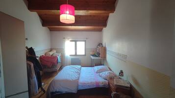 2 chambres, lit parapluie, Wi-Fi gratuit, draps fournis