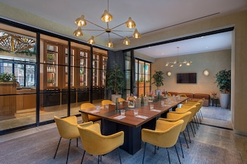 Meeting space at Moxy Brooklyn Williamsburg