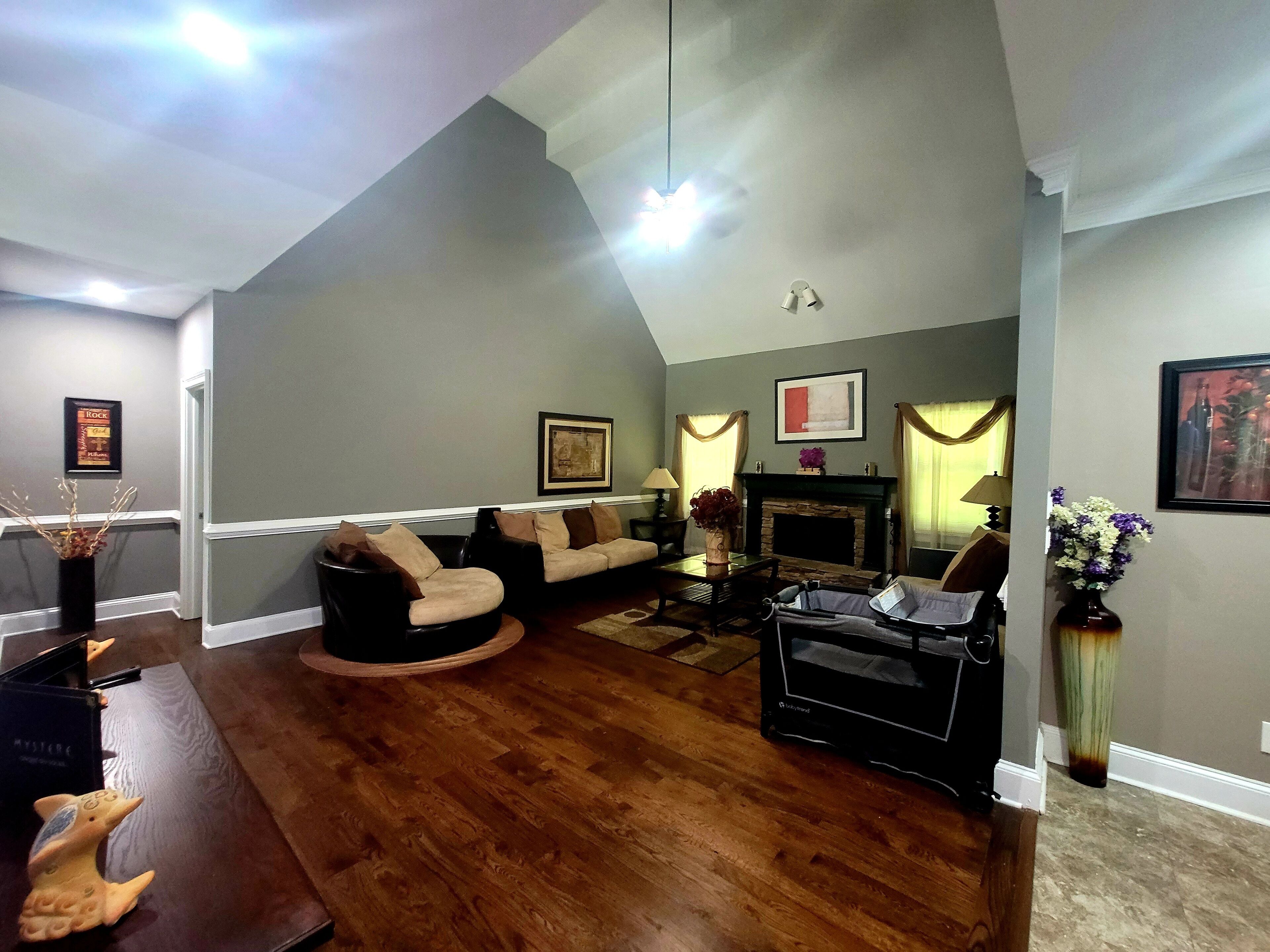 Modern executive 6 bedroom home with pool table.