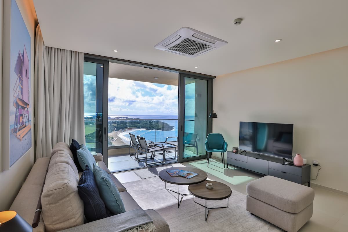 Luxury Apartment, 1 Bedroom, Balcony, Beach View | Living area | Smart TV