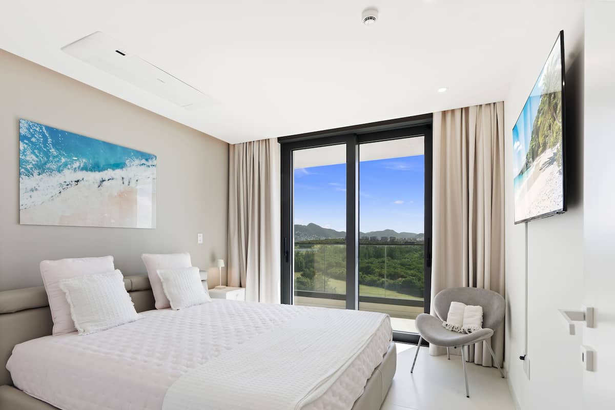 Deluxe Apartment, 1 Bedroom, Balcony, Beach View | 1 bedroom, premium bedding, in-room safe, individually decorated