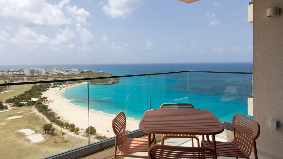 Fourteen at Mullet Bay