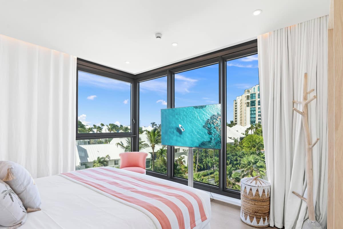 Deluxe Apartment, 1 Bedroom, Beach View | 1 bedroom, premium bedding, in-room safe, individually decorated