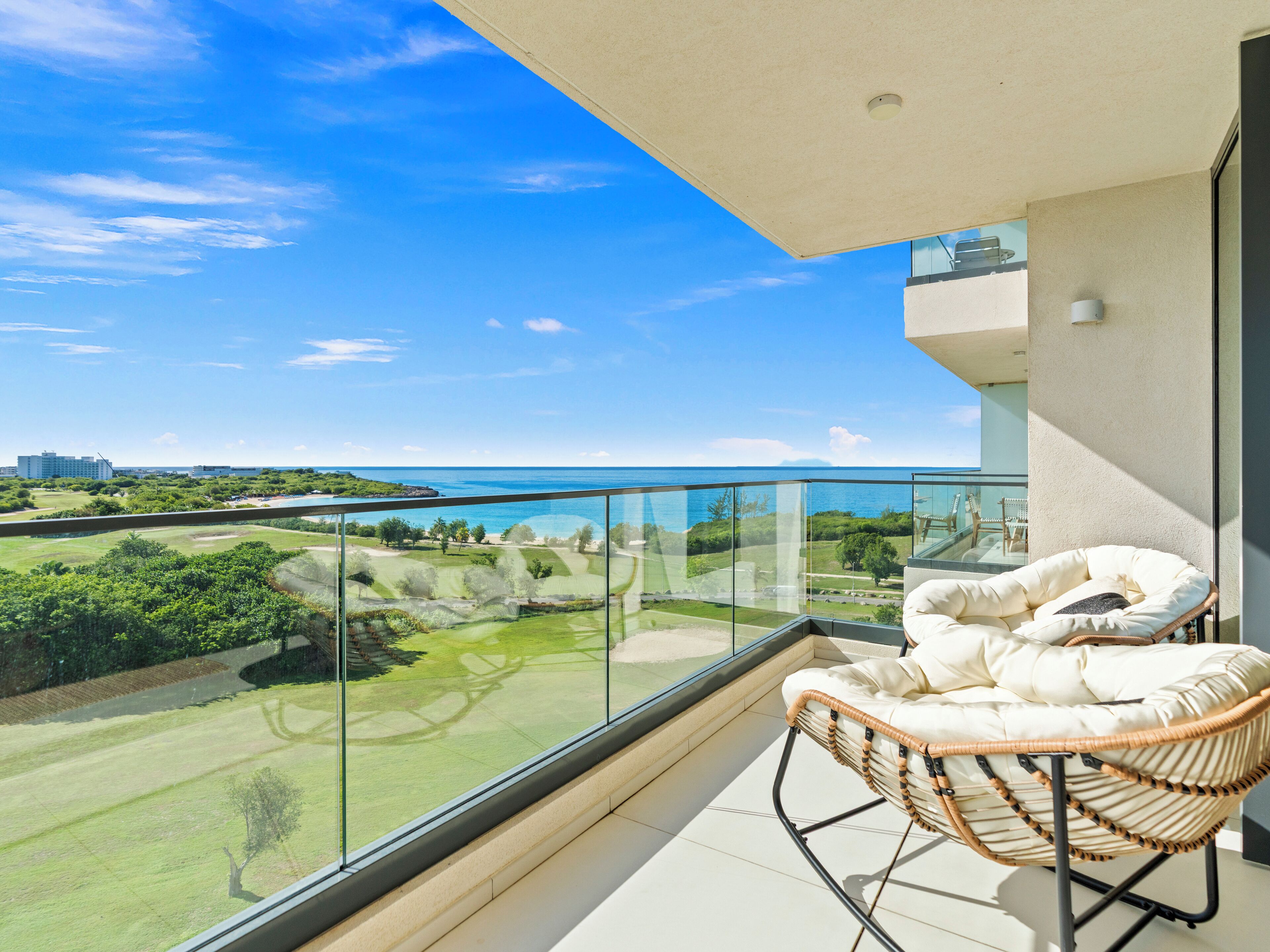 Panoramic Apartment, 1 King Bed, Ocean View, Tower | Balcony
