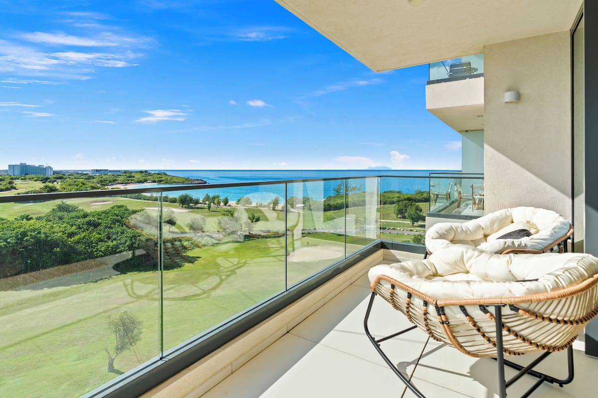 Appartement Panoramique, 1 chambre, vue océan, dans la tour | Balcon