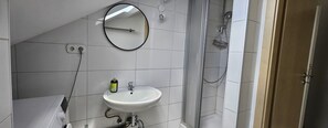Economy-lejlighed - privat badeværelse (Dachgeschoss) | Badeværelse