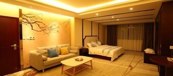 Silvery Waterfall Hotel