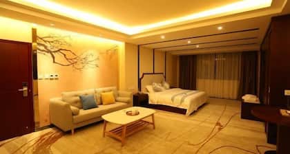Silvery Waterfall Hotel