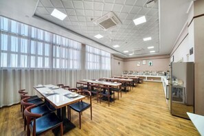 Restaurant - Waterfront Garden Hotel (Huzhou)