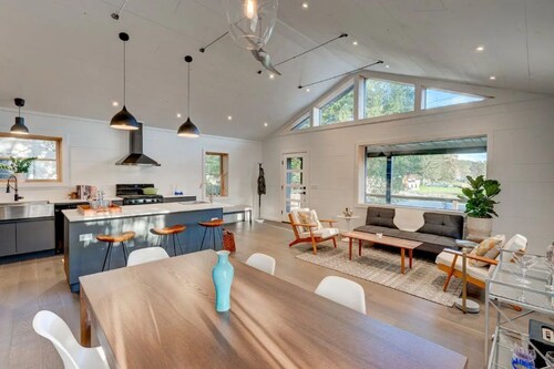Chez Cochecton - modern cabin in the Catskills