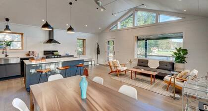 Chez Cochecton - modern cabin in the Catskills