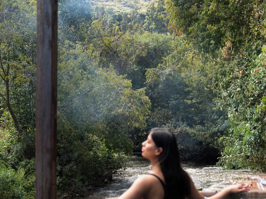 Couples treatment rooms, sauna, hot springs, hot stone massages