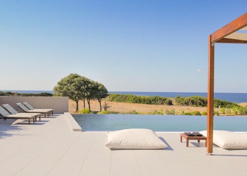 Villa Kalokairi - Four Bedroom Villa, Sleeps 8