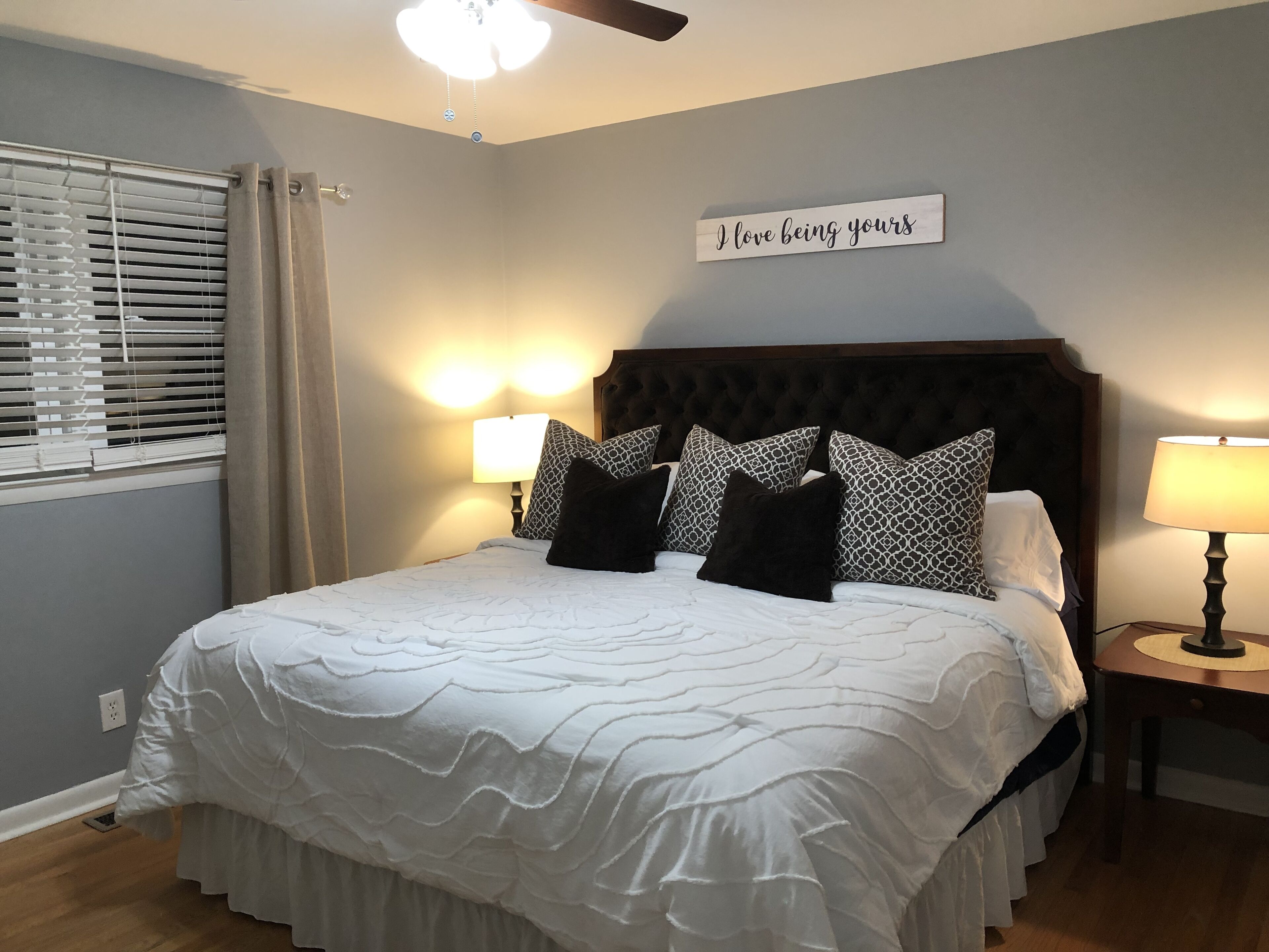 3 bedrooms, desk, iron/ironing board, travel crib